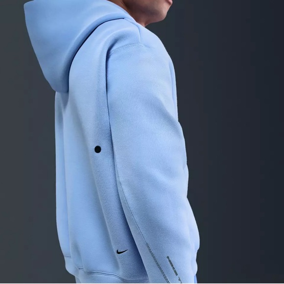 Nike Men's Tech Fleece Oversized Hoodie - Picture 3 of 13